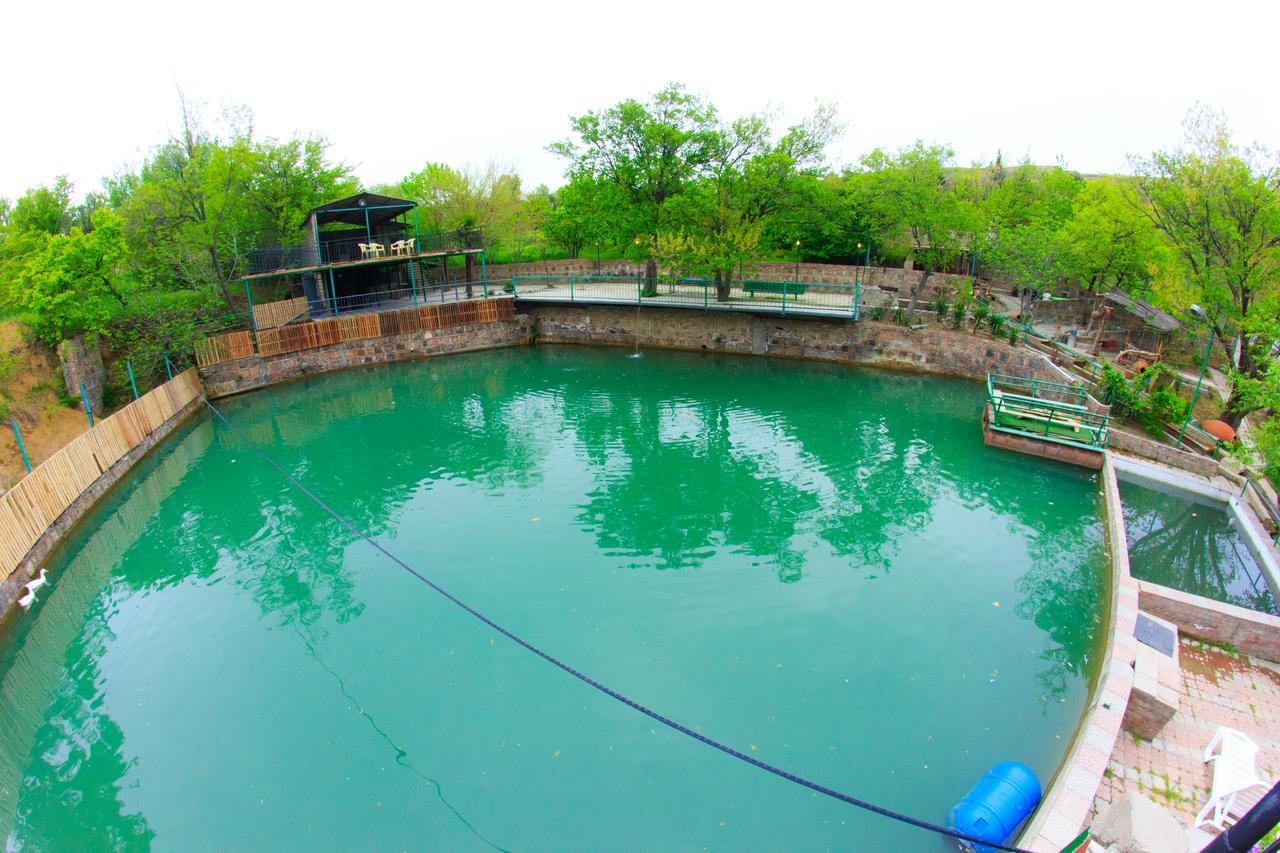 Amiran'S Lake Тбилиси Экстерьер фото